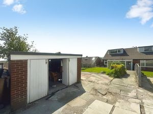 Garage - click for photo gallery
